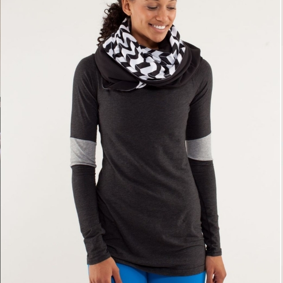 lululemon athletica Accessories - Lululemon Vinyasa Scarf *Luon LightArrow Chevron White Black / Black
